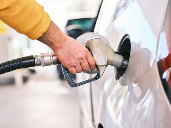 20 useful tips to save money on fuel & get cheap petrol